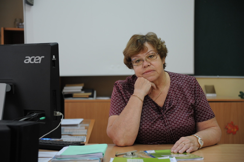 Руководитель городского методического объединения "Русский язык, литература" - учитель русского языка и литературы муниципального автономного общеобразовательного учреждения "Средняя общеобразовательная школа №3 имени Ивана Ивановича Рынкового" - Рыбакова