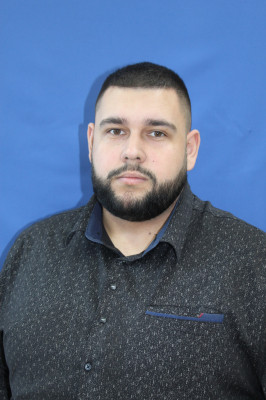 Руководитель городского методического объединения "География" - учитель географии муниципального бюджетного общеобразовательного учреждения "Средняя общеобразовательная школа №6" - Резин Александр Владимирович